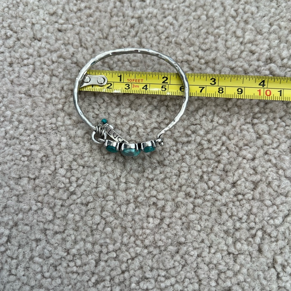 Elegant Faux Silver and Turquoise Bracelet - Picture 5 of 5